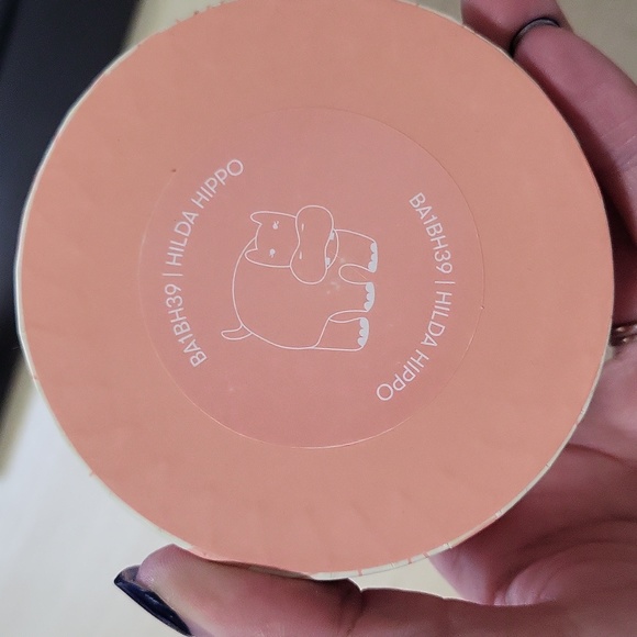 Acrylic purple Hilda Hippo brooch - Picture 3 of 4